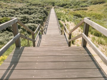 Wenduine - De Haan - construction d'escalier en bois dans les dunes